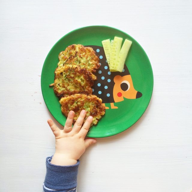 Baby Led Weaning Rezept Zucchini Puffer SarahPlusDrei